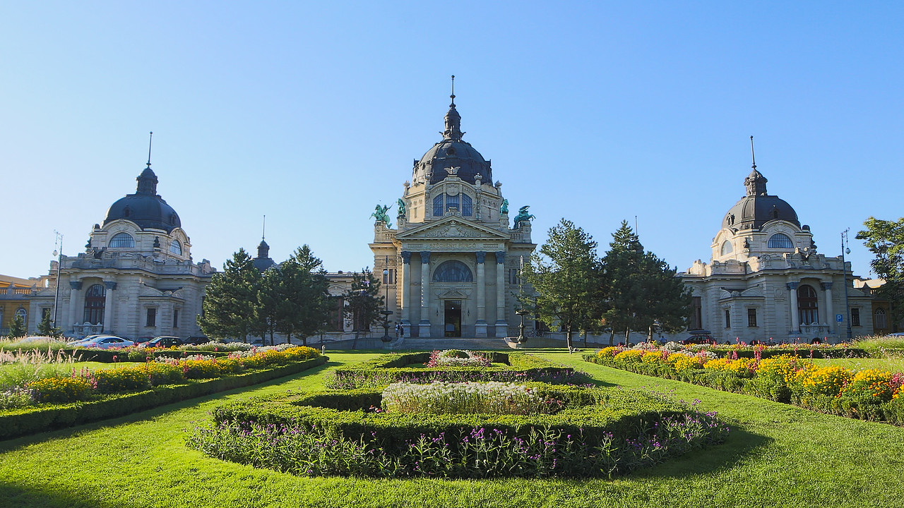 Széchenyi Bath front streetview