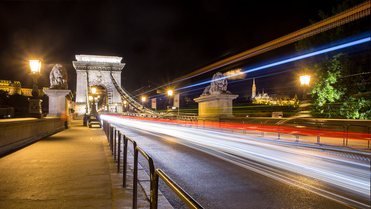 Lighttrails at Chain Bridge from the Pest side