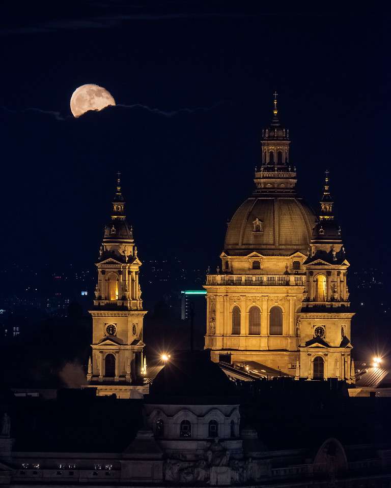 Moonrise over St Stephens Cathedral (Basilica) in Budapest